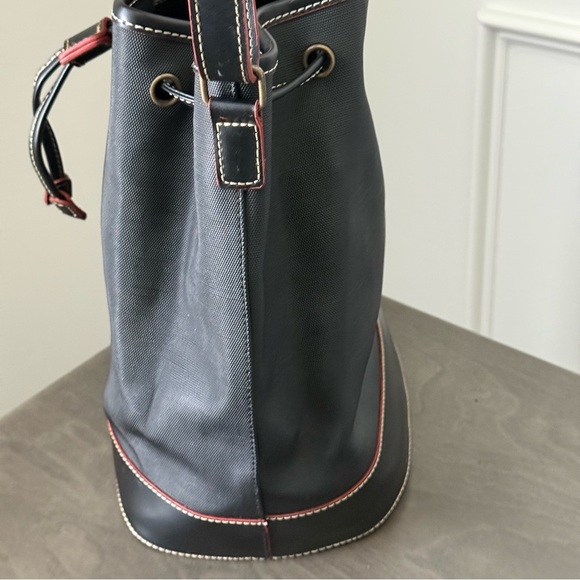 Tommy Hilfiger Black and Red Shoulder Bag - Picture 2 of 11